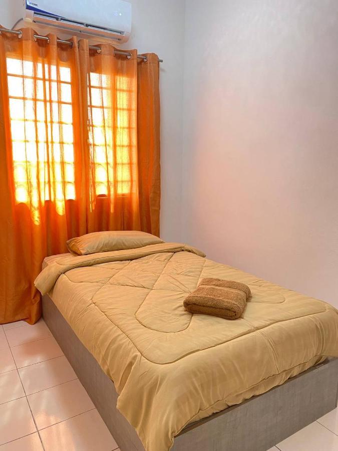Homestay Juta Mines Seri Kembangan Balakong Serdang Lama Zewnętrze zdjęcie