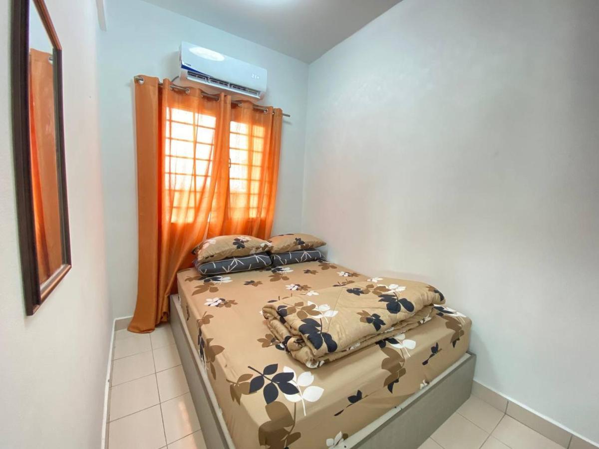 Homestay Juta Mines Seri Kembangan Balakong Serdang Lama Zewnętrze zdjęcie
