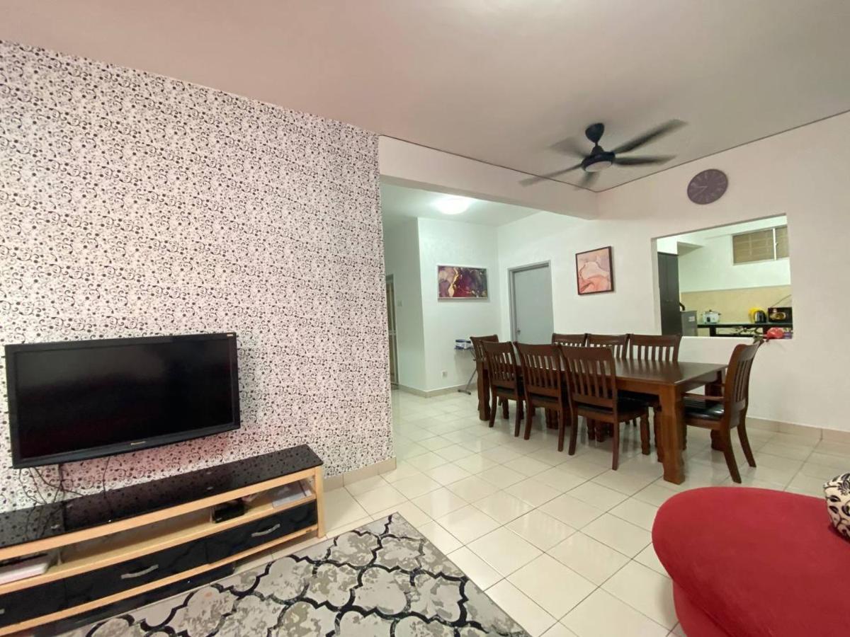 Homestay Juta Mines Seri Kembangan Balakong Serdang Lama Zewnętrze zdjęcie